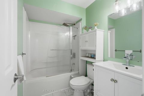 Photo 17 at 4 Hawthorne Crescent, Ardagh, Barrie