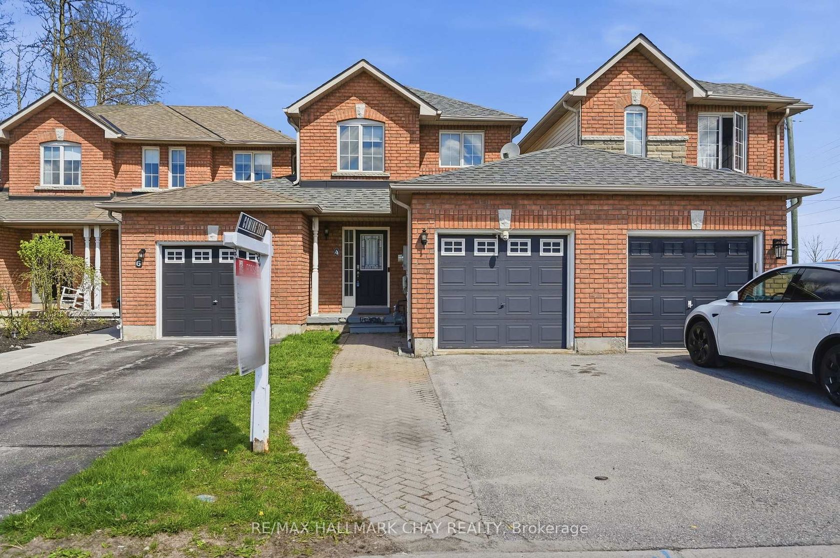 4 Hawthorne Crescent, Ardagh, Barrie photo 0