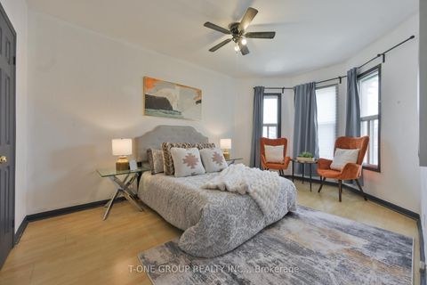 Photo 5 at 15 Kensington Avenue, Chinatown, Toronto