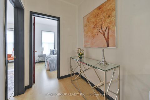 Photo 7 at 15 Kensington Avenue, Chinatown, Toronto