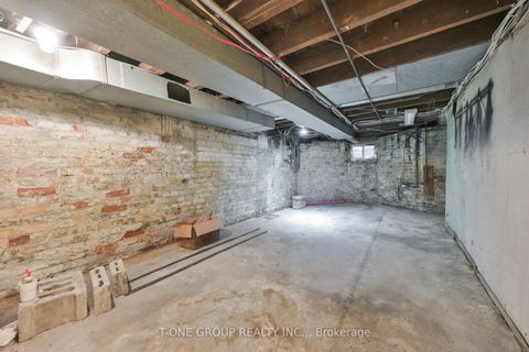 Photo 13 at 15 Kensington Avenue, Chinatown, Toronto