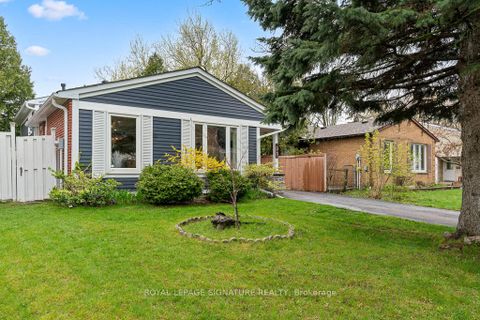 Photo 2 at 33 Coltman Crescent, Malvern, Toronto