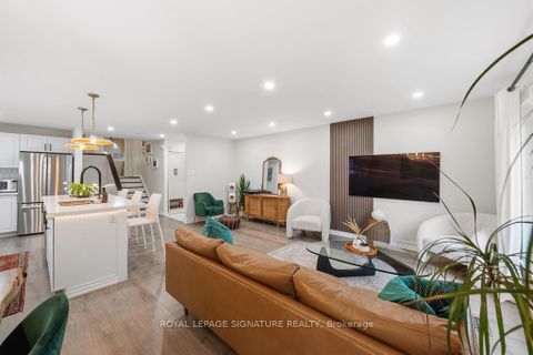 Photo 11 at 33 Coltman Crescent, Malvern, Toronto