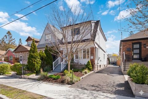 Photo 2 at 79 King Edward Avenue, Lumsden, Toronto
