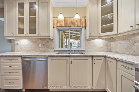 Photo 8 at 79 King Edward Avenue, Lumsden, Toronto