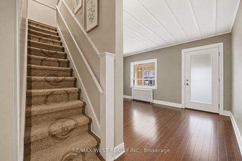 Photo 9 at 79 King Edward Avenue, Lumsden, Toronto
