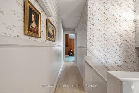 Photo 10 at 79 King Edward Avenue, Lumsden, Toronto