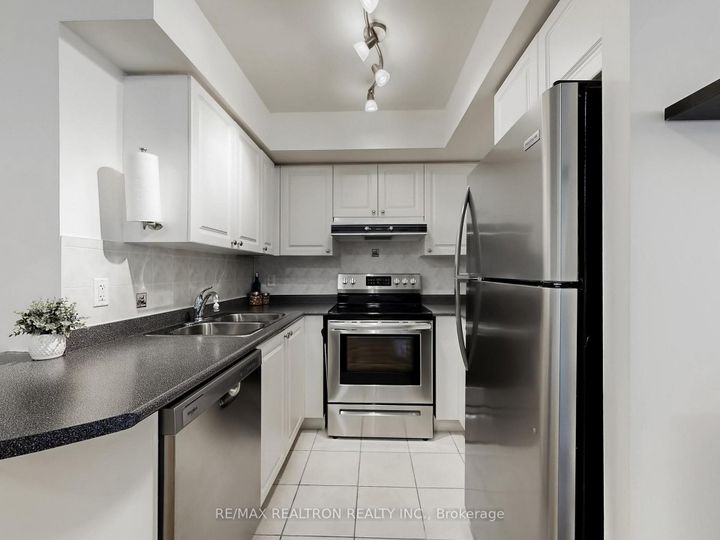 Photo 14 at 903 - 17 Barberry Place, Bayview Village, Toronto