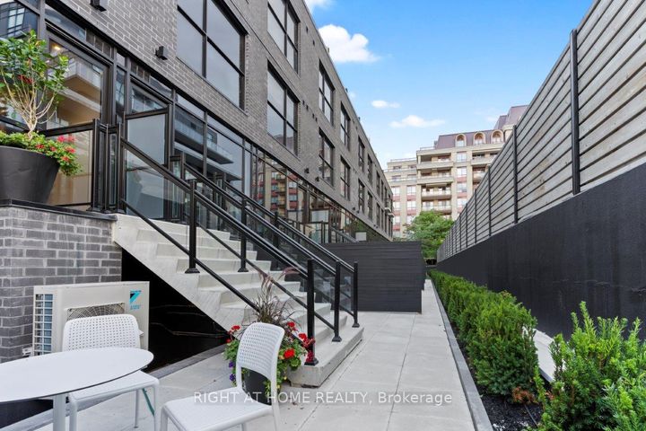 Photo 1 at 25 - 12 Dervock Crescent, Bayview Village, Toronto