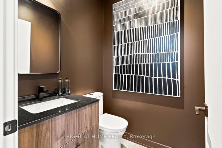 Photo 2 at 25 - 12 Dervock Crescent, Bayview Village, Toronto