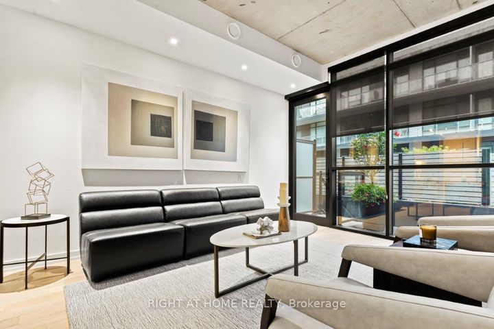 Photo 9 at 25 - 12 Dervock Crescent, Bayview Village, Toronto