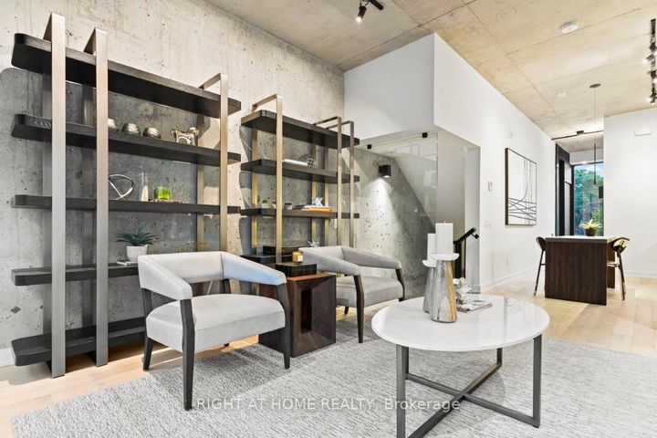 Photo 10 at 25 - 12 Dervock Crescent, Bayview Village, Toronto