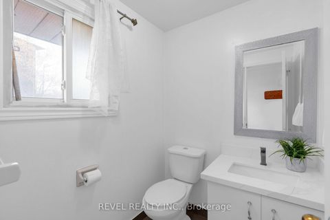 Photo 5 at 16 QUAIL Crescent, Ardagh, Barrie