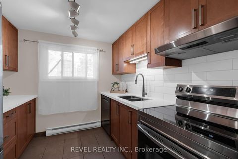 Photo 13 at 16 QUAIL Crescent, Ardagh, Barrie