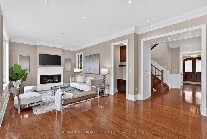 Photo 3 at 20 Windham Drive, Bayview Village, Toronto