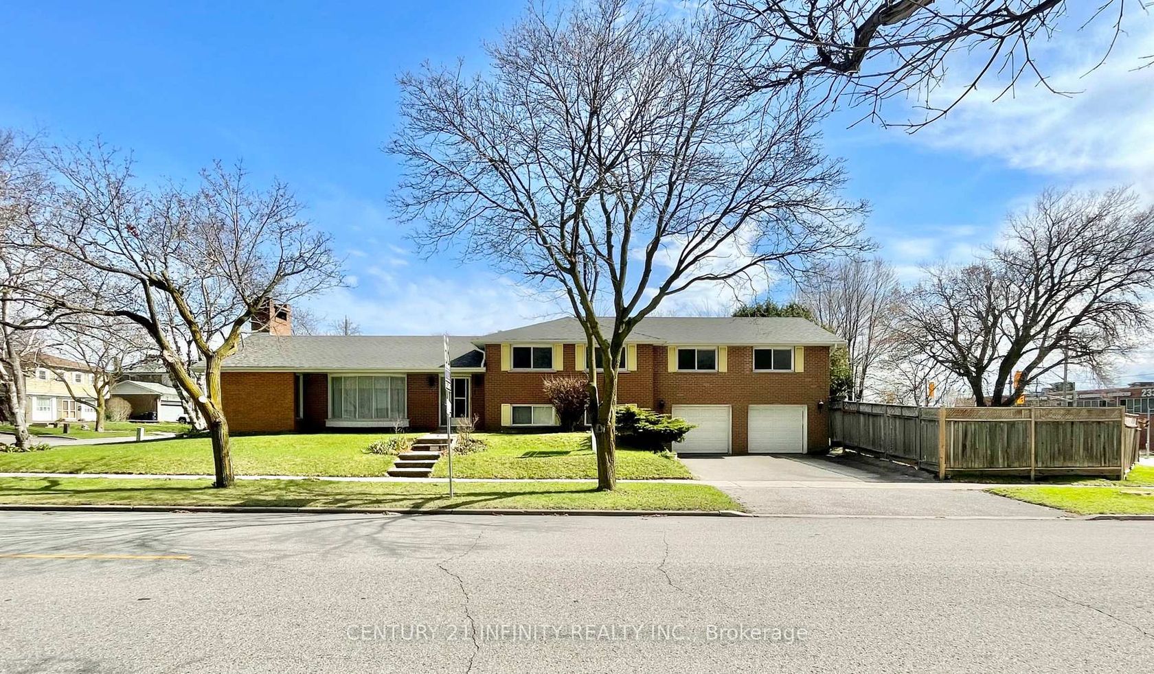 1 Goodland Gate, Malvern West, Toronto photo number 2