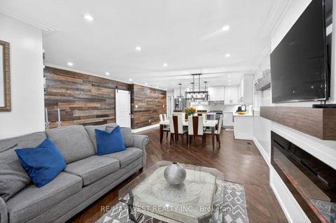 Photo 13 at 174 Cornelius Parkway, Maple Leaf, Toronto