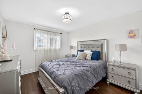 Photo 21 at 174 Cornelius Parkway, Maple Leaf, Toronto