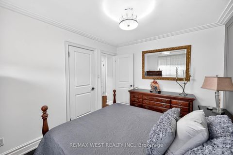 Photo 24 at 174 Cornelius Parkway, Maple Leaf, Toronto