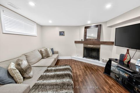 Photo 34 at 174 Cornelius Parkway, Maple Leaf, Toronto