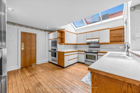 Photo 11 at 36 Hawthorn Avenue, Moore Park, Toronto