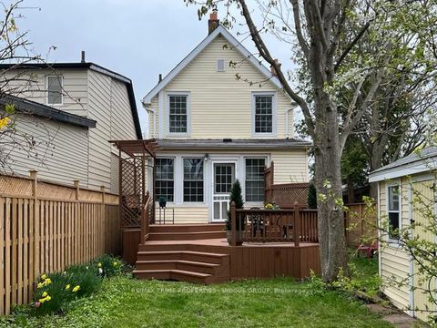 Photo 17 at 11 Freeman Street, Cliffside, Toronto
