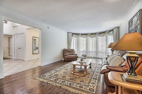 Photo 4 at 17 Twin Circle Court, Branson, Toronto