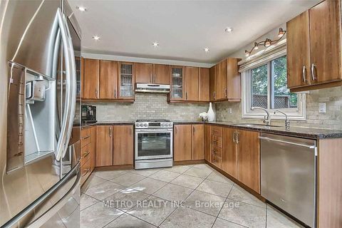 Photo 7 at 17 Twin Circle Court, Branson, Toronto
