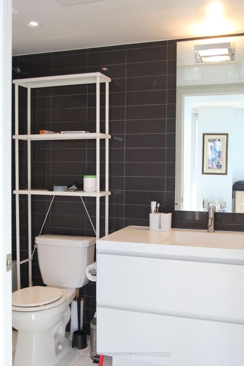 Photo 6 at 707 - 75 Queens Wharf Road, Waterfront Communities C1, Toronto