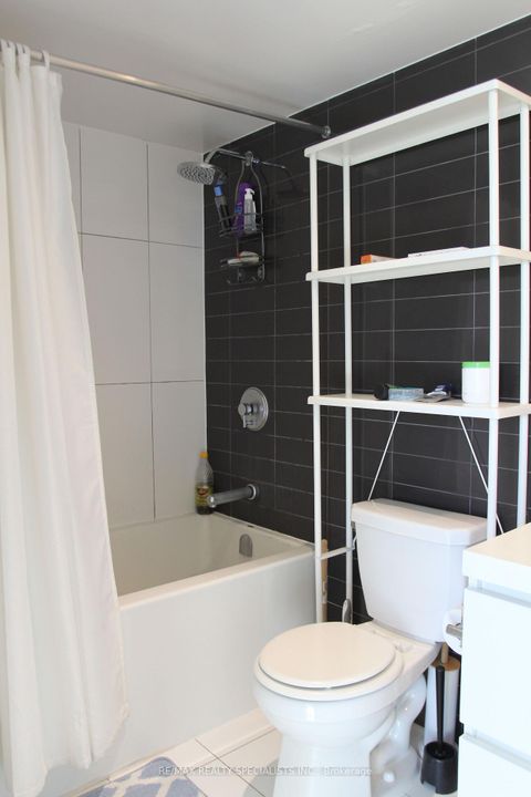 Photo 8 at 707 - 75 Queens Wharf Road, Waterfront Communities C1, Toronto