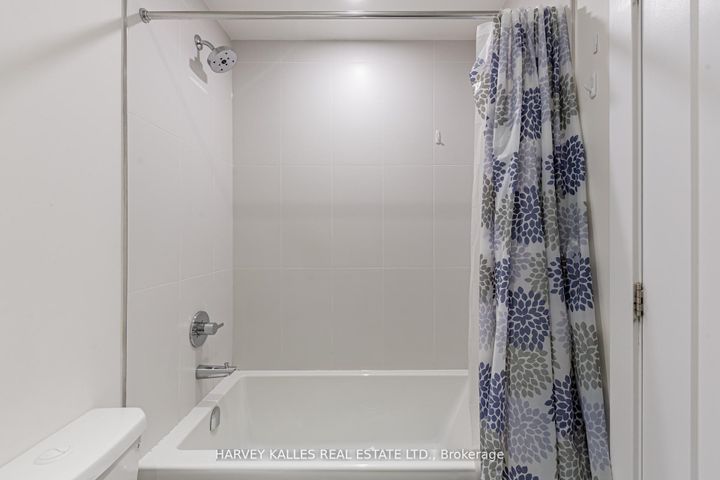 Photo 24 at 708 - 25 Adra Grado Way W, Bayview Village, Toronto