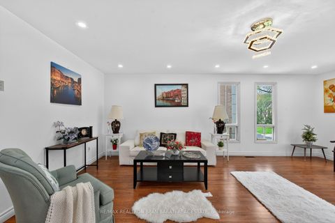 Photo 3 at 309 Hillcrest Avenue, Willowdale East, Toronto