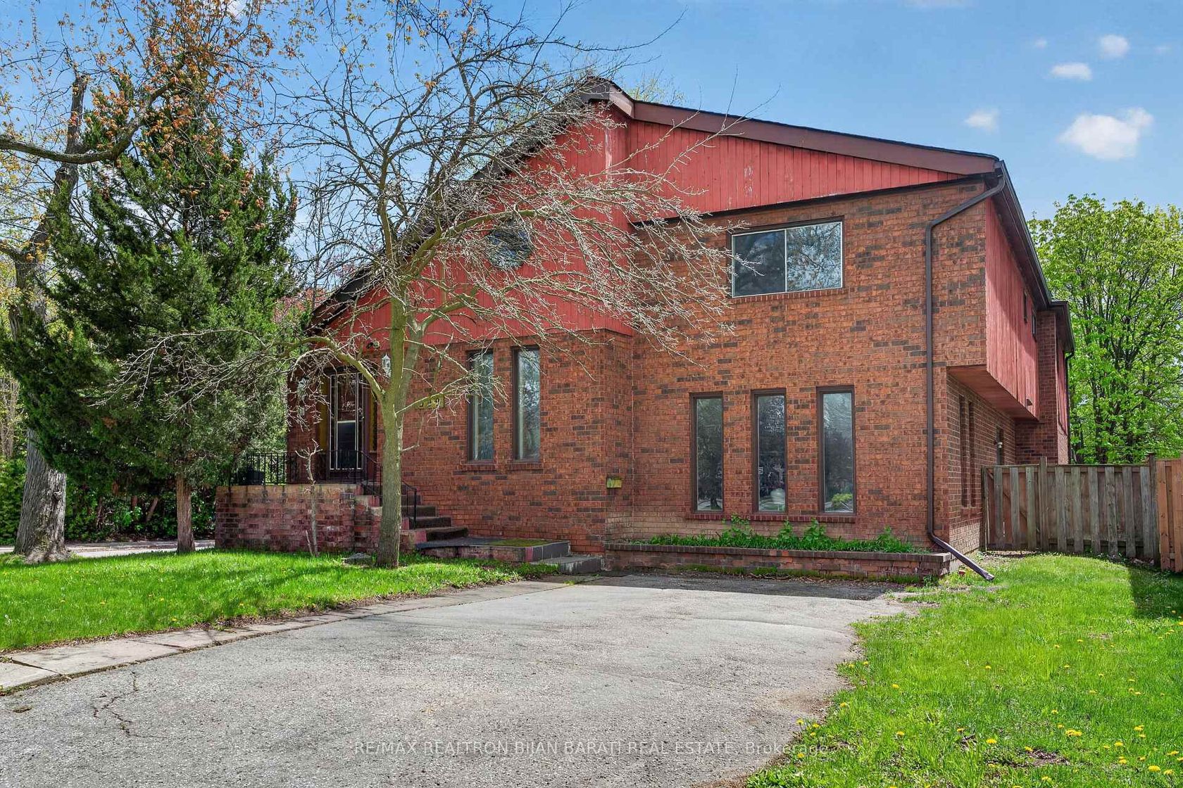 309 Hillcrest Avenue, Willowdale East, Toronto 