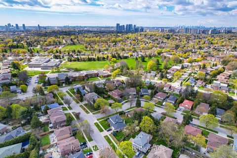Photo 2 at 85 Shellamwood Trail, Agincourt North, Toronto