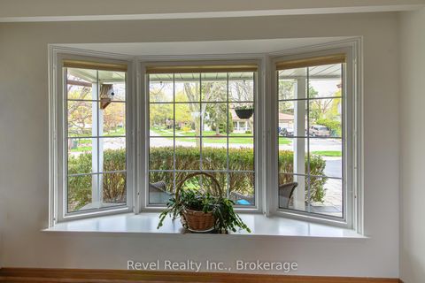 Photo 7 at 85 Shellamwood Trail, Agincourt North, Toronto