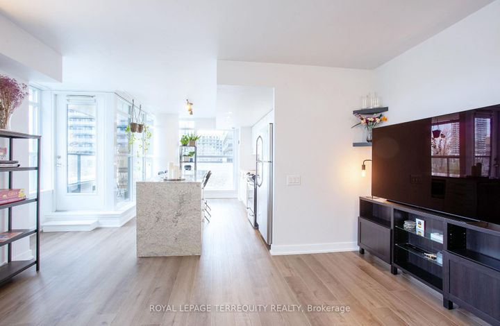 Photo 3 at 221 - 19 Singer Court, Bayview Village, Toronto