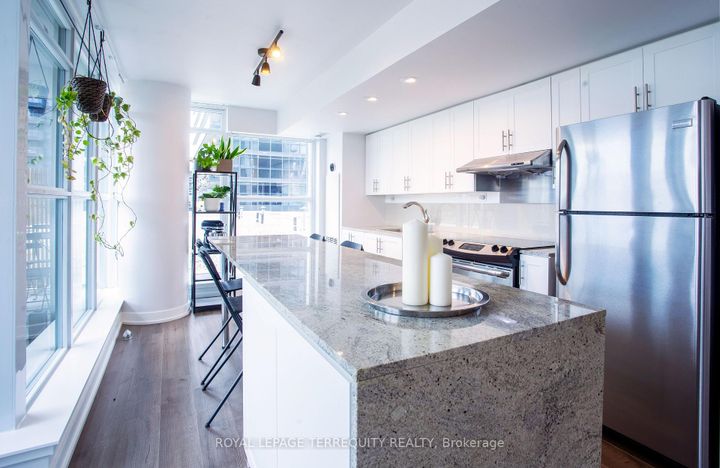 Photo 10 at 221 - 19 Singer Court, Bayview Village, Toronto