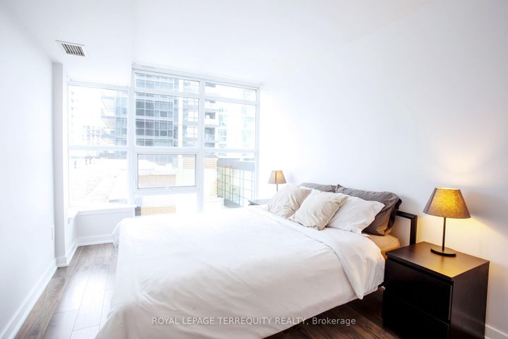 Photo 19 at 221 - 19 Singer Court, Bayview Village, Toronto