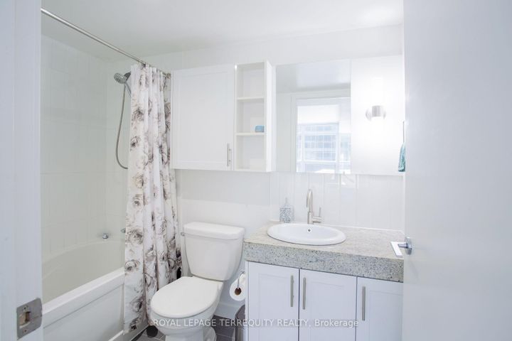 Photo 21 at 221 - 19 Singer Court, Bayview Village, Toronto