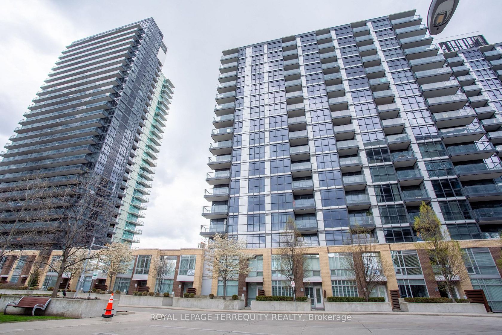 221 - 19 Singer Court, Bayview Village, Toronto 2