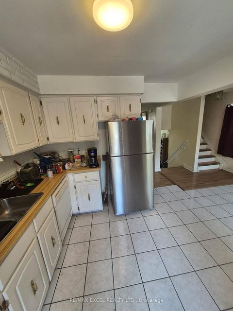 Photo 2 at 106 - 4662 Kingston Road, West Hill, Toronto