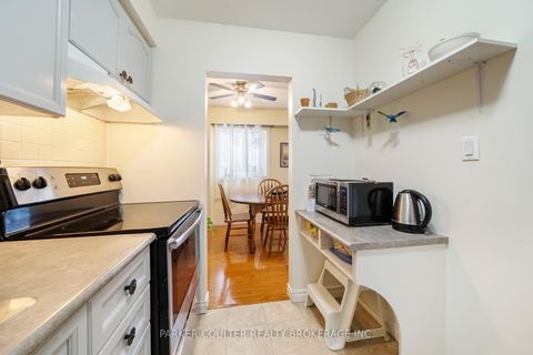 Photo 10 at 4 - 261 Rose Street, Wellington, Barrie