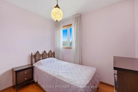 Photo 22 at 40 Donofree Road, Maple Leaf, Toronto