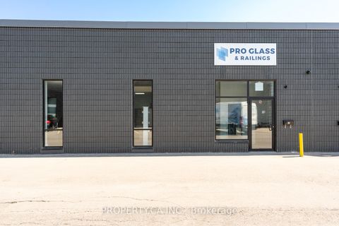 Photo 2 at B4 - 311 Bowes Road, Concord, Vaughan