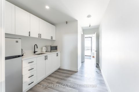Photo 15 at B4 - 311 Bowes Road, Concord, Vaughan