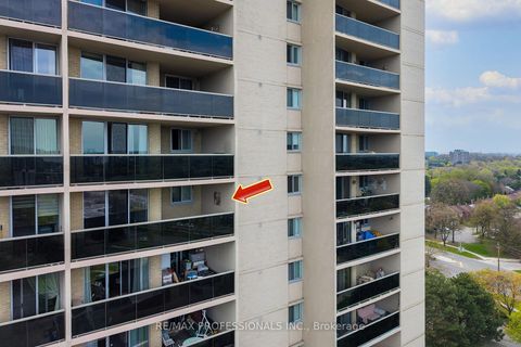 Photo 11 at 1504 - 812 Burnhamthorpe Road, Markland Wood, Toronto