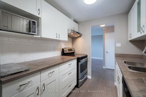 Photo 16 at 1504 - 812 Burnhamthorpe Road, Markland Wood, Toronto