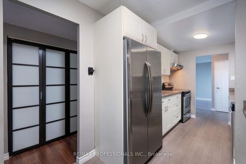 Photo 18 at 1504 - 812 Burnhamthorpe Road, Markland Wood, Toronto