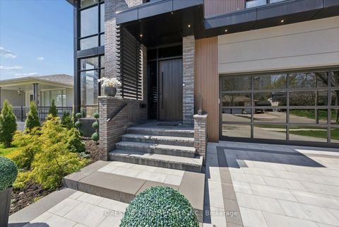Photo 2 at 16 Lemonwood Drive, Humber Valley, Toronto
