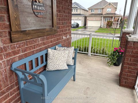 Photo 9 at 2 Laurelbank Crescent, Keswick North, Georgina
